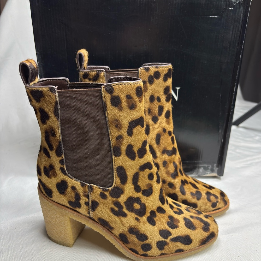 NWB Lauren Ralph Lauren‎ Marianna Women's Suede Pull On Chelsea Boots
SIZE7